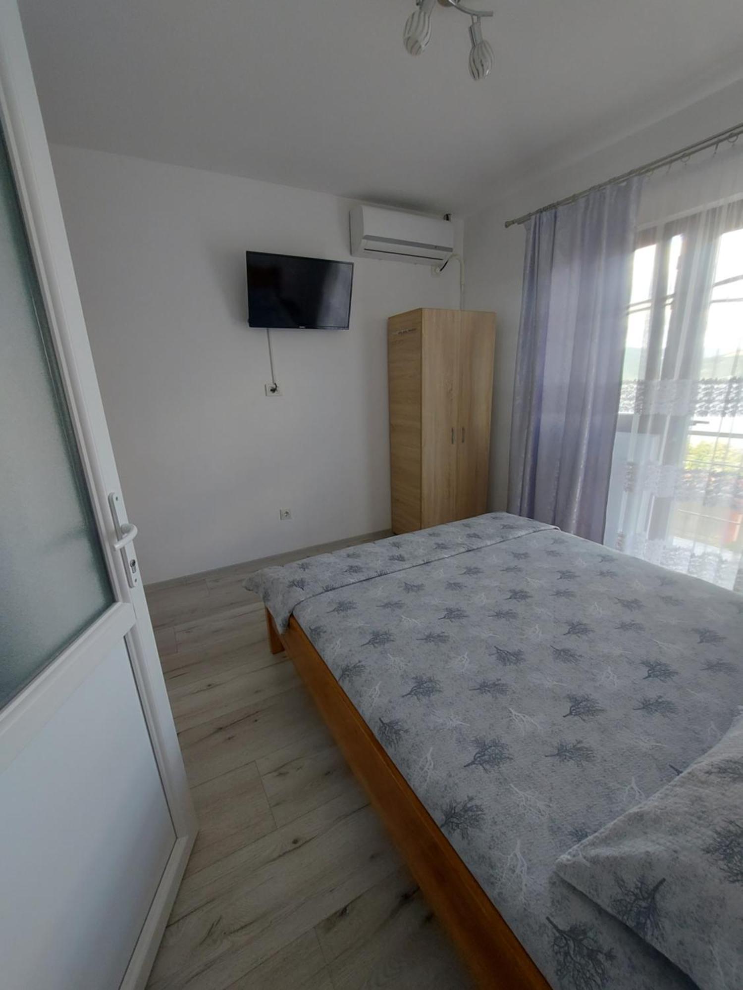 Casa Dalys Hotel โอร์โชวา ภายนอก รูปภาพ