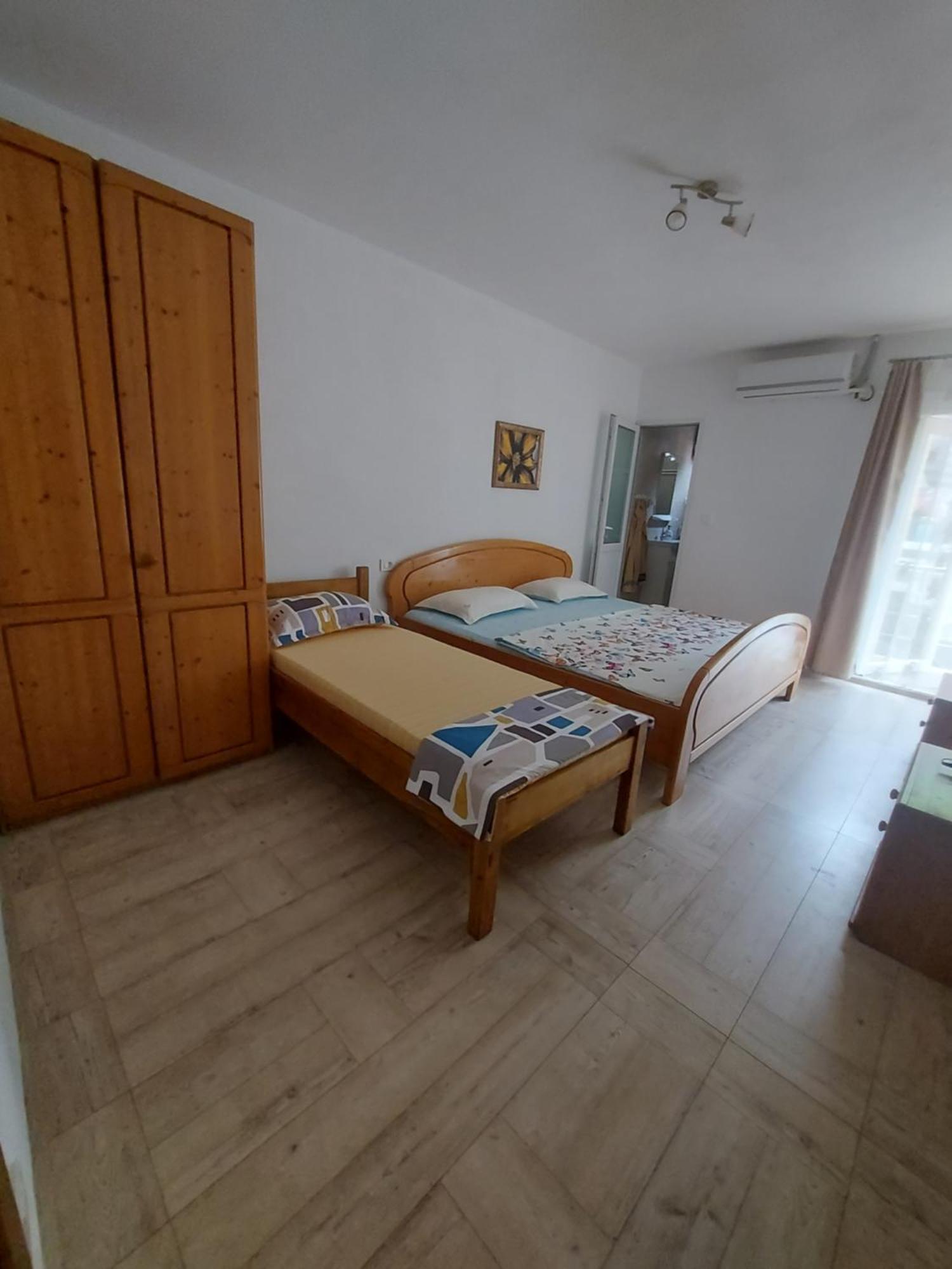 Casa Dalys Hotel โอร์โชวา ภายนอก รูปภาพ