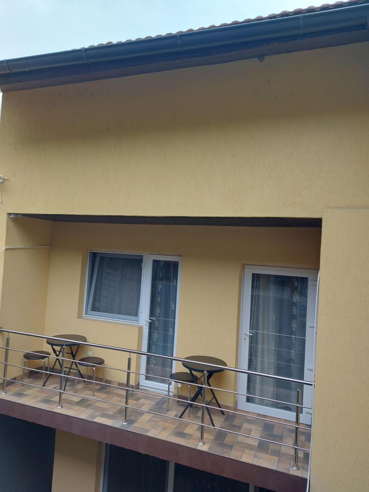 Casa Dalys Hotel โอร์โชวา ภายนอก รูปภาพ